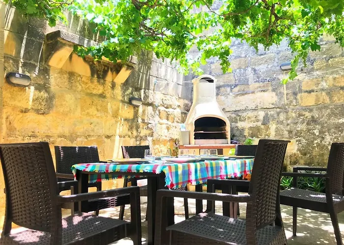 Ta\'Martin Farmhouse Xewkija Gozo
